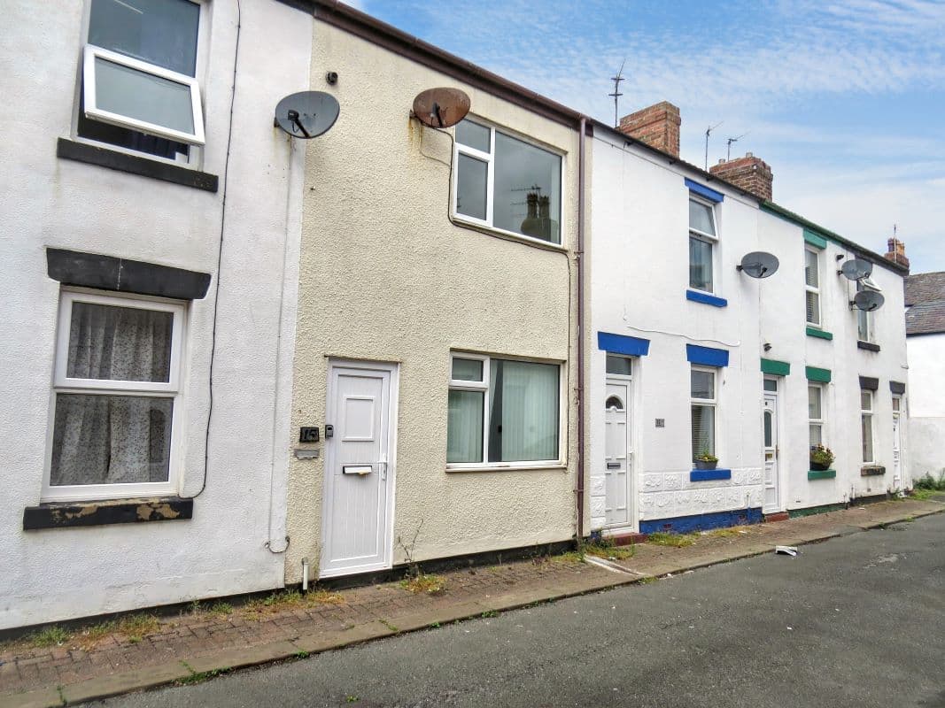 Two Bedroom End of Terrace House in Need of Renovation