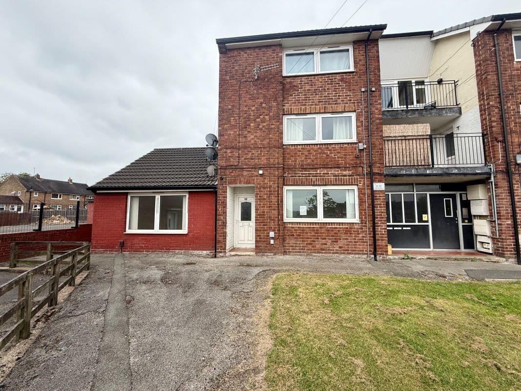 TWO BED GROUND FLOOR FLAT IN ROTHERHAM!