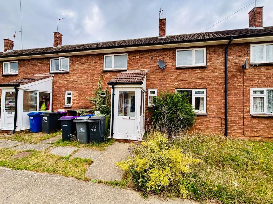 3 Bedroom Mid-Terrace House with Great Rental Potential