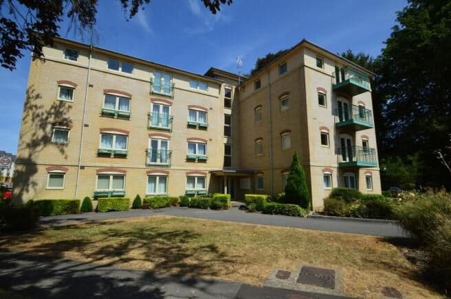 One Bedroom Third Floor Flat in Malmesbury