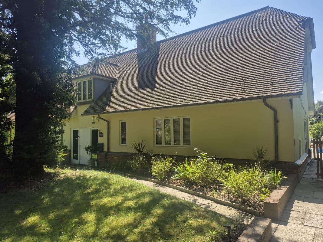 Large Detached Four Bedroom Property in Staple