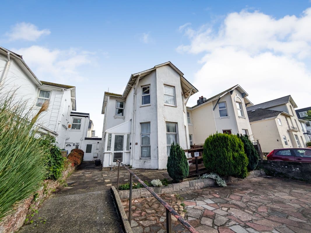 Two Bedroom Apartment in Paignton
