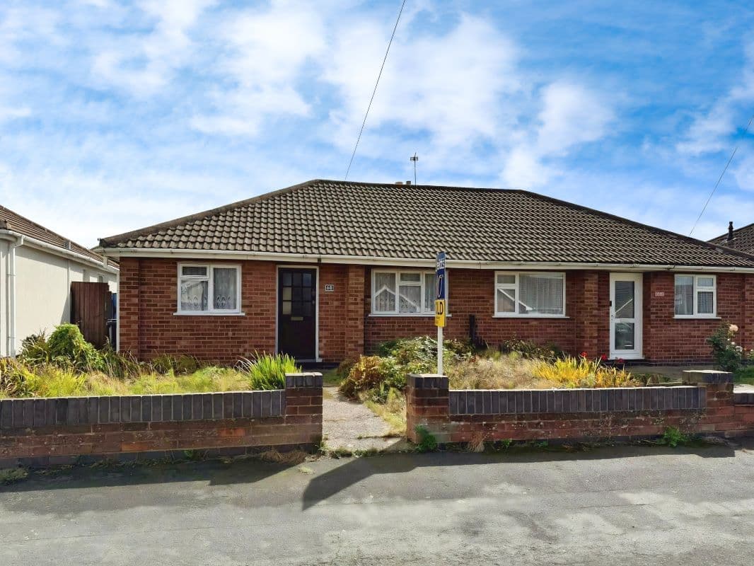 2 Bedroom Semi-Detached Bungalow in Exhall
