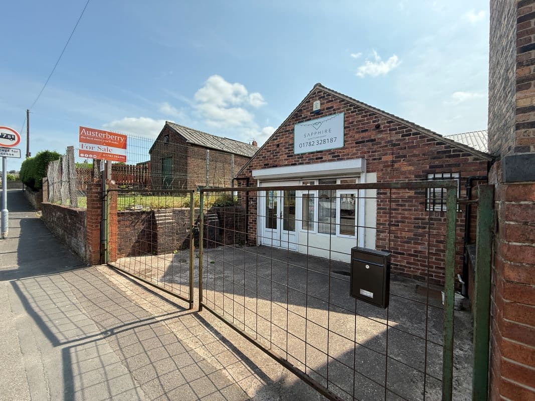 Office/Shop/Garage Multiple Use Opportunity for Sale by Auction