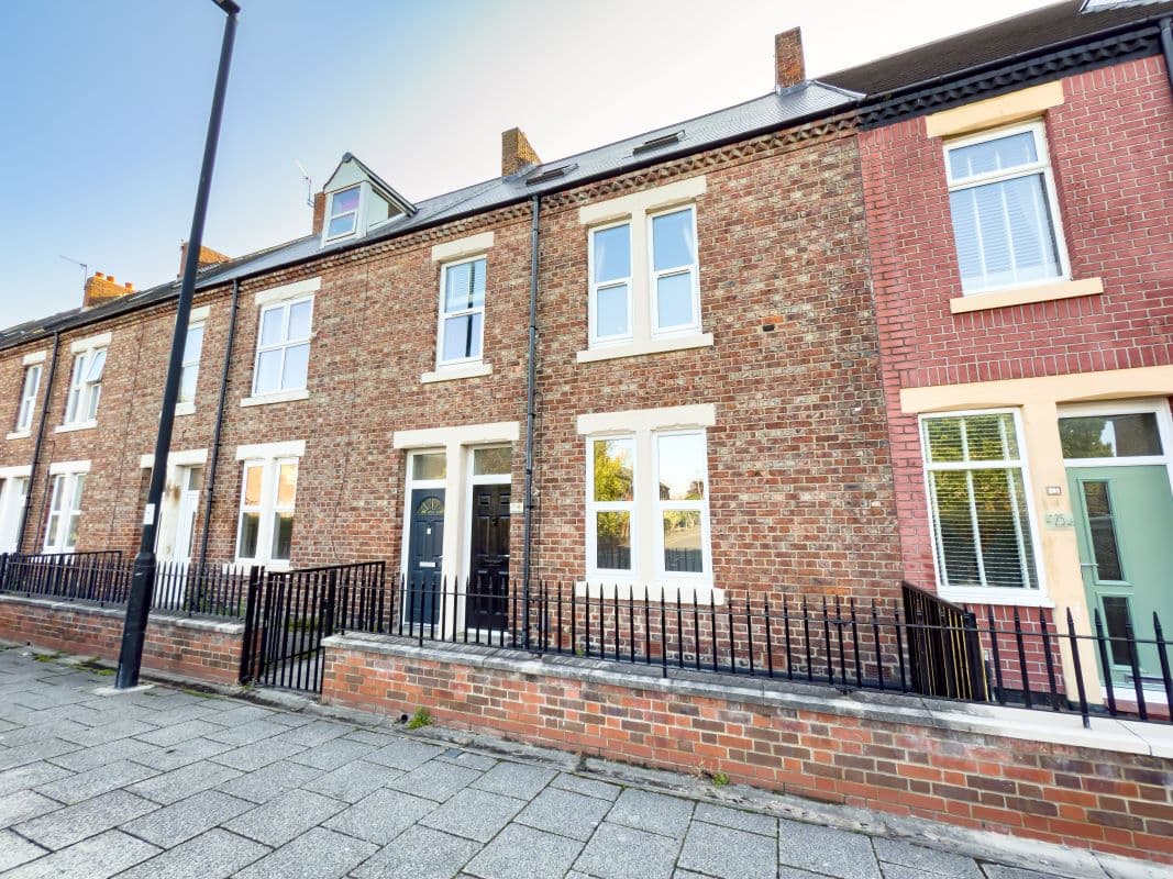 One Bed Apartment In Need of TLC