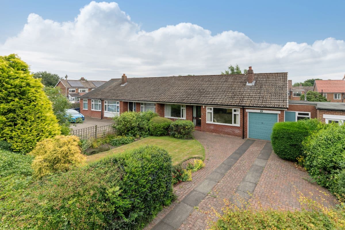Spacious Two-Bedroom Bungalow with Garage, Gardens & Stunning Countryside Views – Ideal Refurbishment Opportunity.