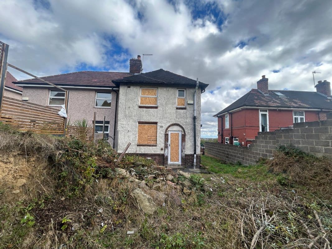Two-Bedroom Semi-Detached House in Need of Full Renovation