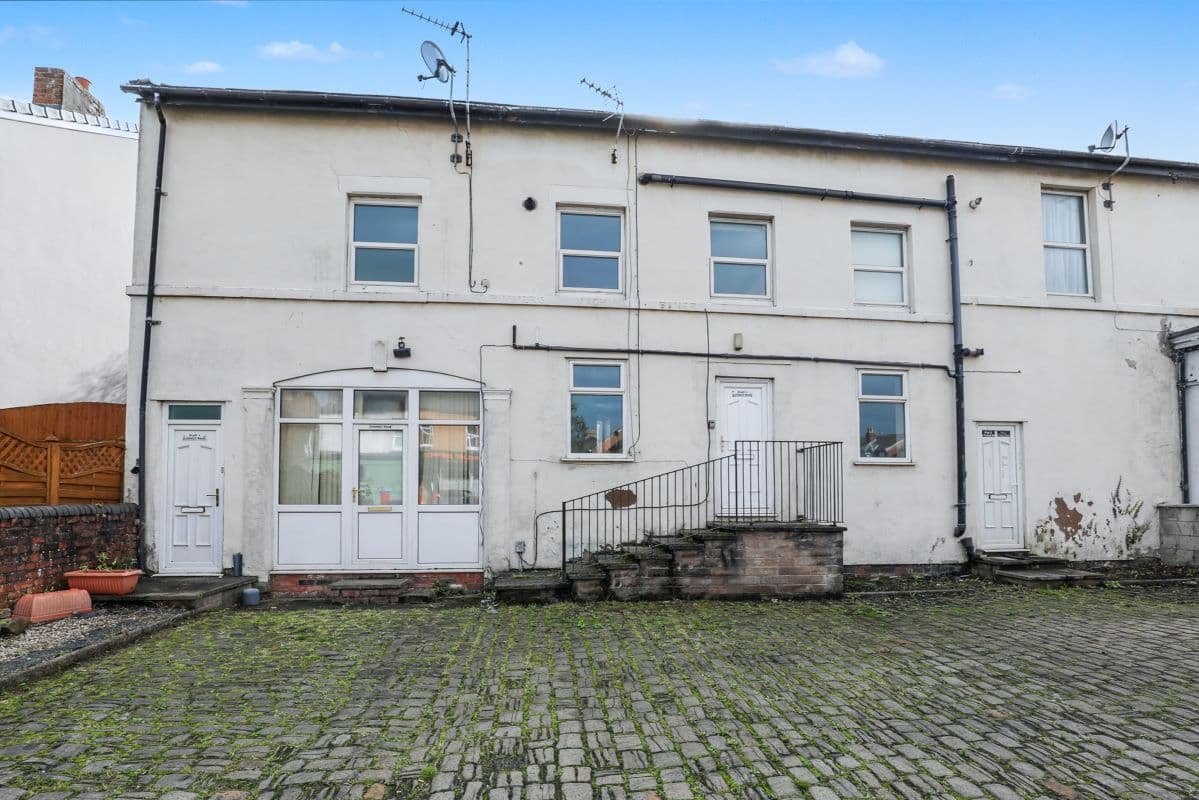 Spacious one-bed duplex close to Southport town centre