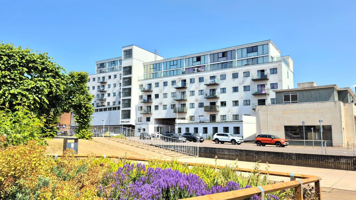 Two Bedroom, Two Bathroom Modern Apartment