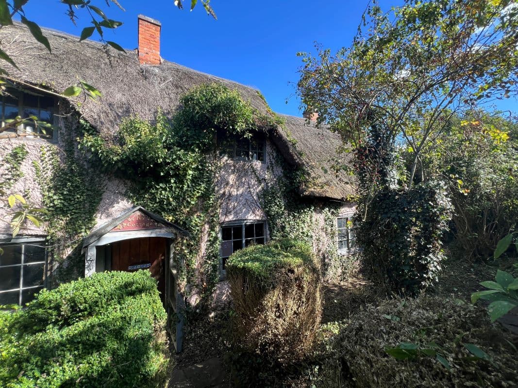 Period Detached Cottage in Need of Renovation