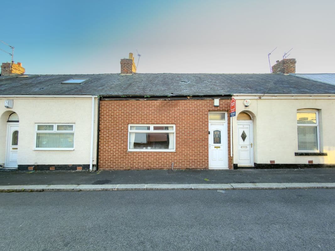 Two-Bed Bungalow with Huge Potential – A Blank Canvas for Investors or Renovators