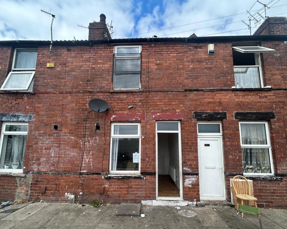 2-Bed Terrace in Need of Full Renovation – Excellent Auction Opportunity