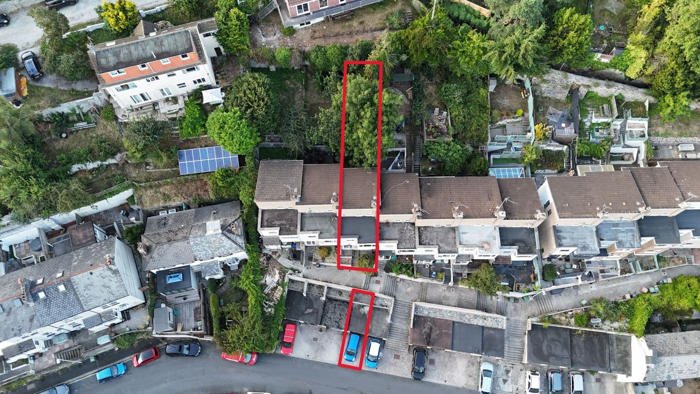 Freehold Terraced Property for Auction