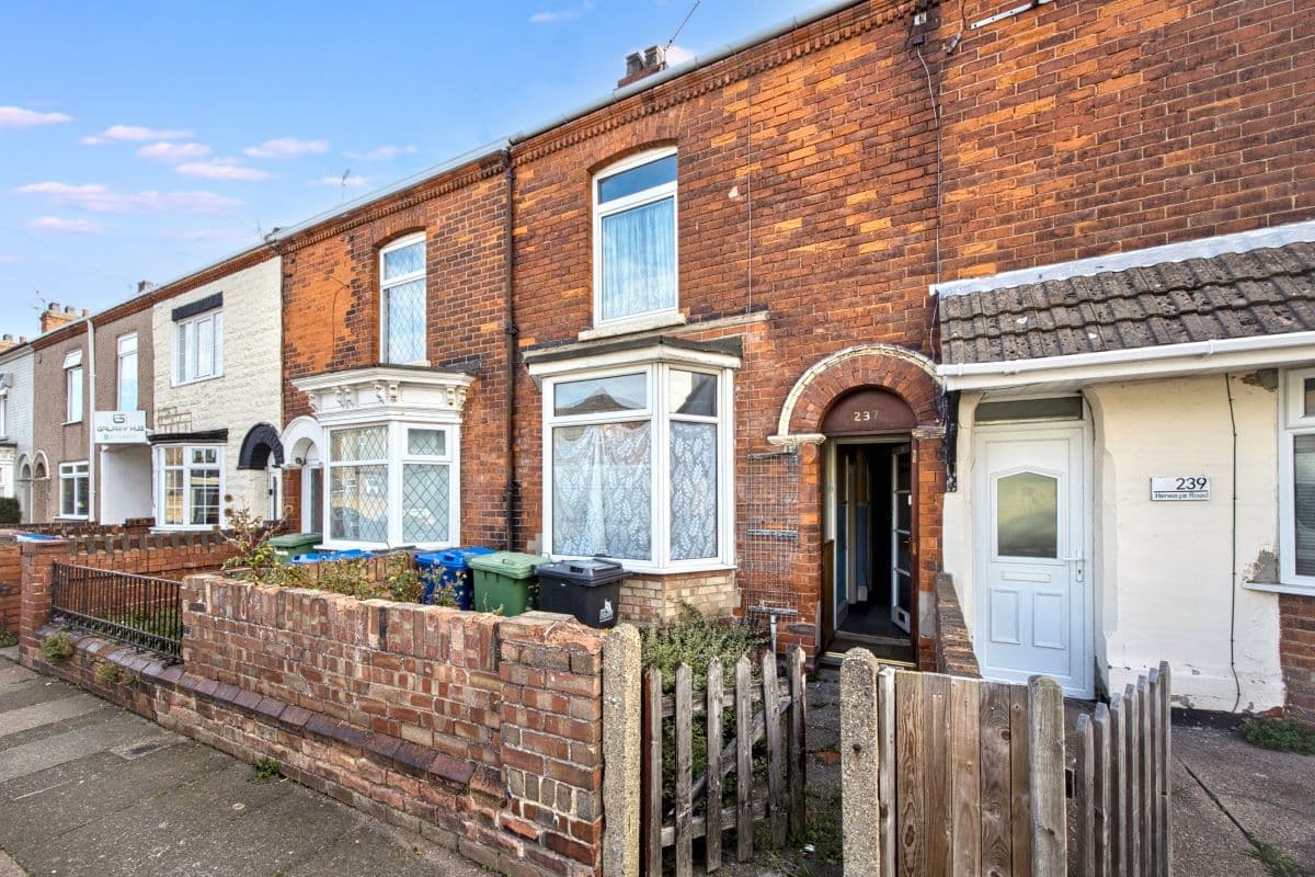 Mid Terrace House Requiring Modernisation