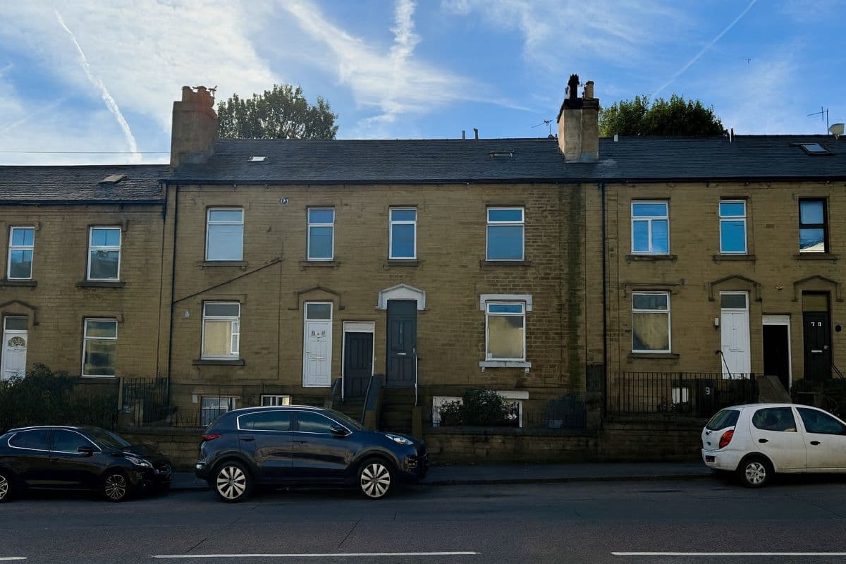 Four-Bedroom Terraced House – Investment Opportunity