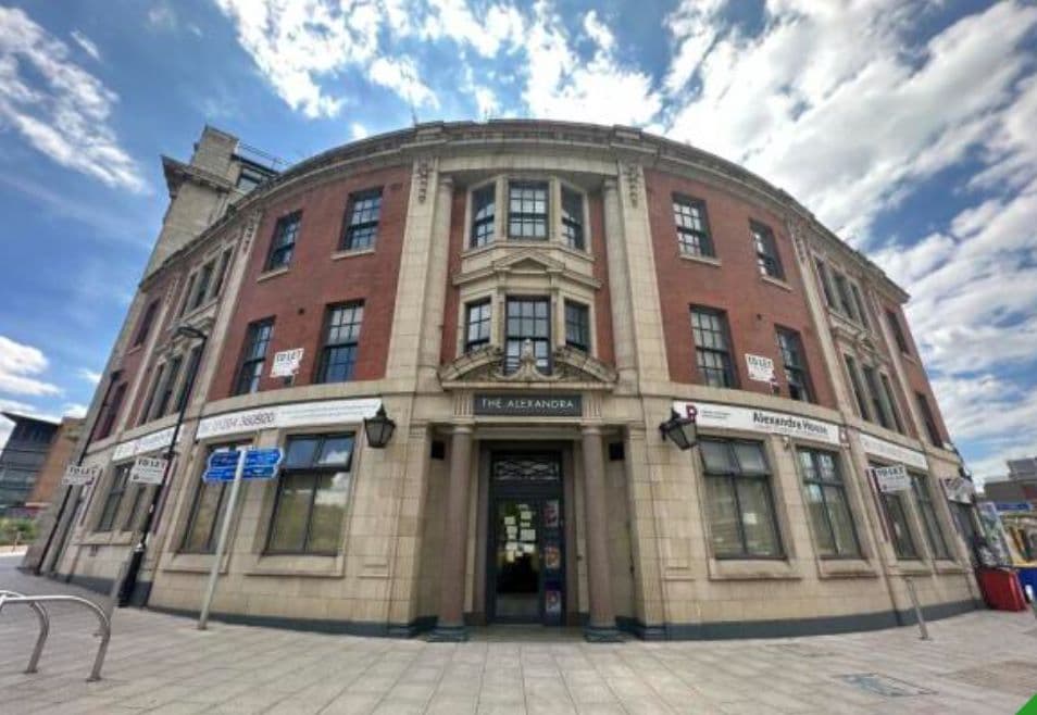 Turnkey City-Centre Investment — Fully Let Studio Generating £6,600 p.a.