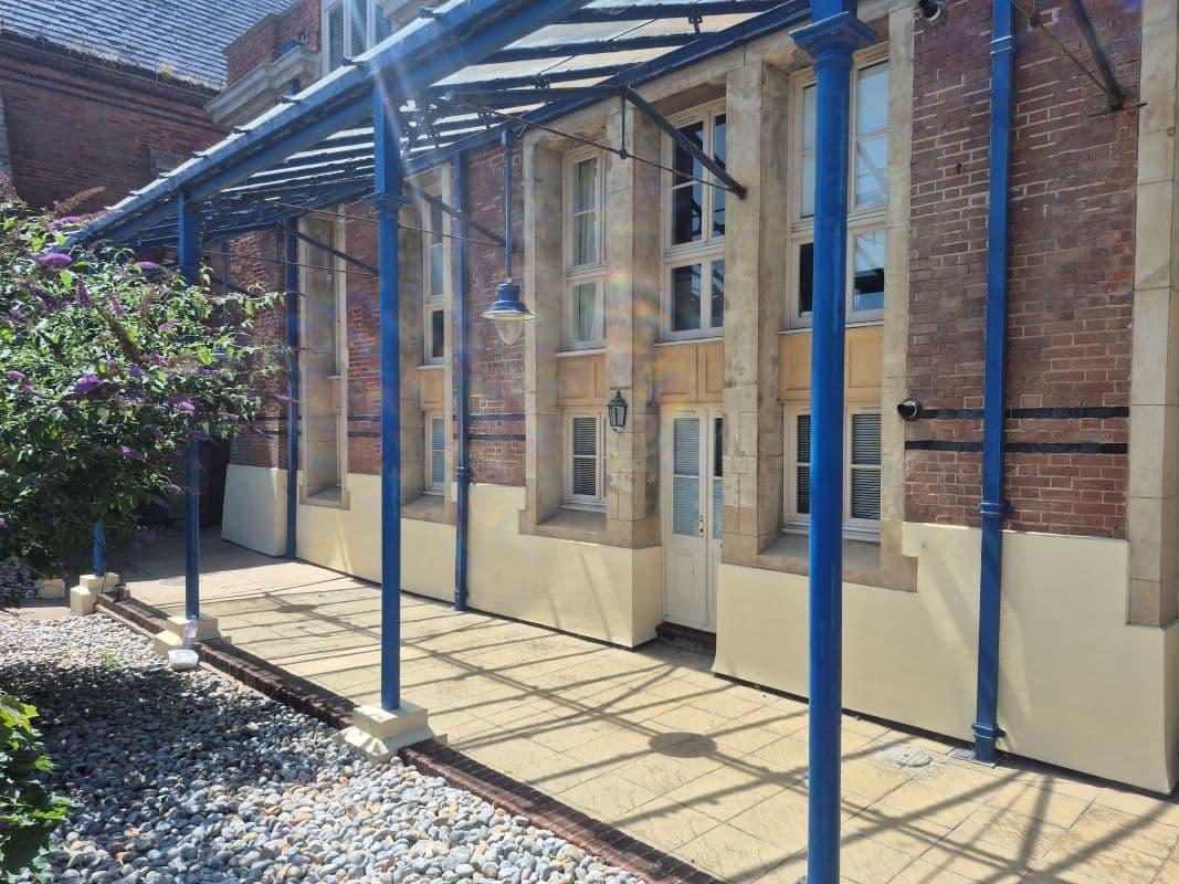 One Bedroom Ground Floor Apartment