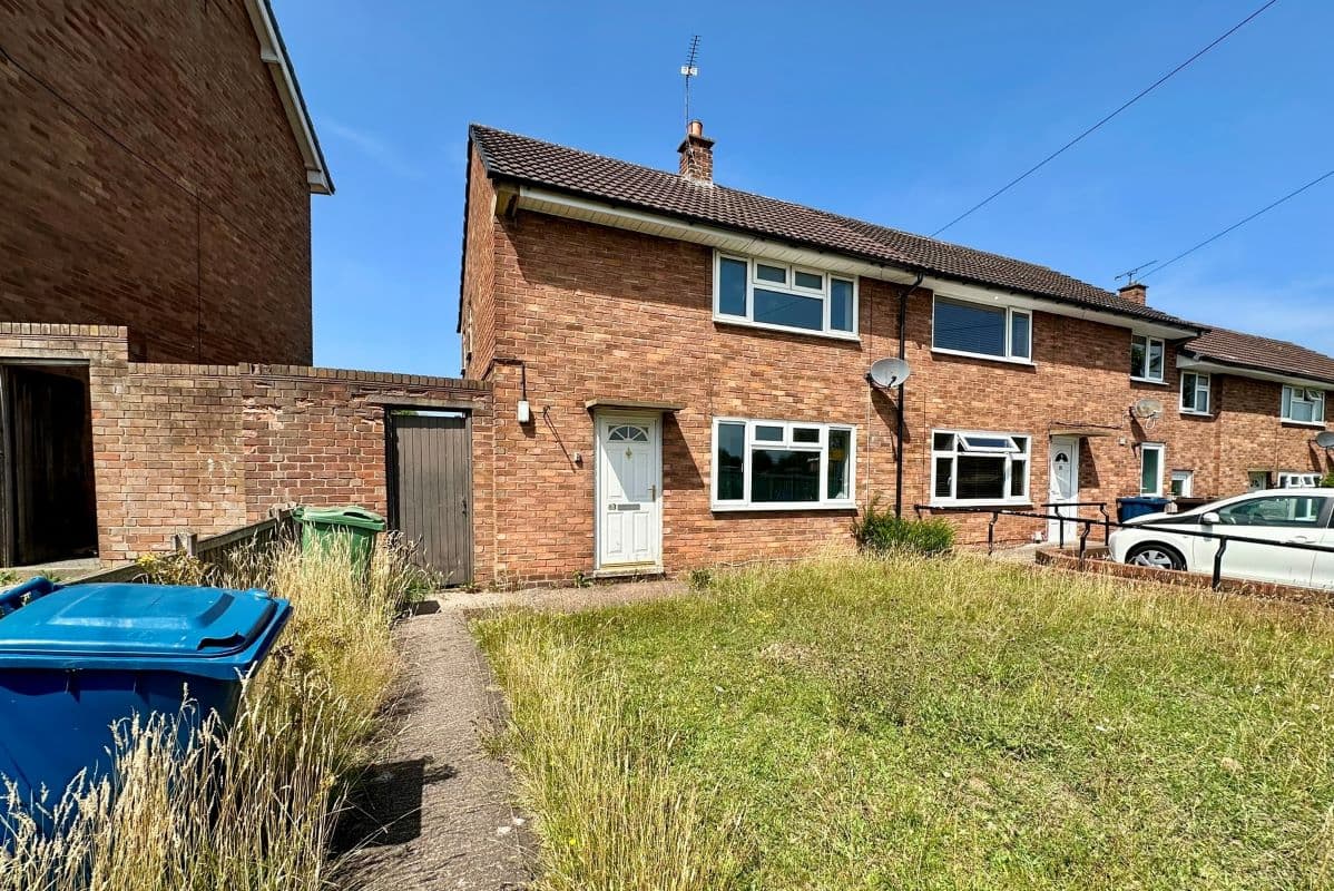 2 Bed Town House for Sale by Auction