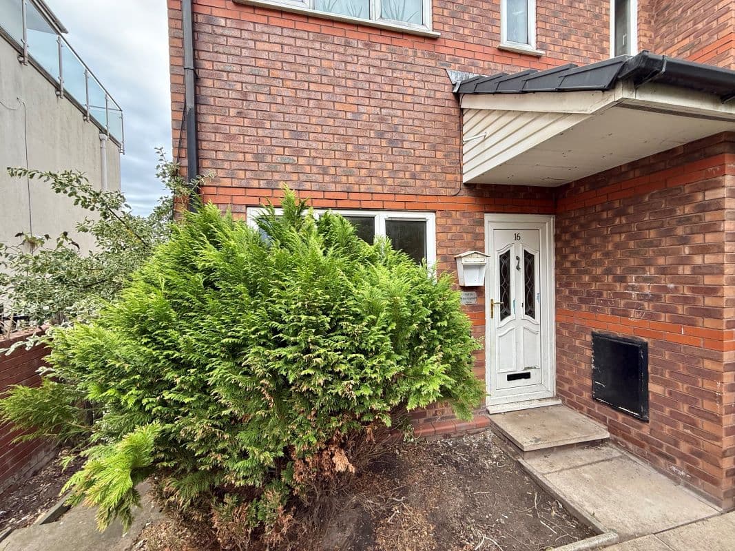 Two Bedroom Leasehold Maisonette