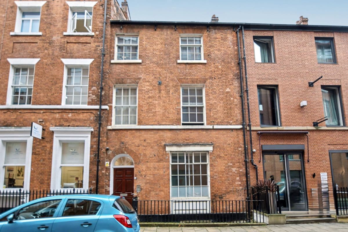 Top Floor Apartment with Two Bedrooms and Two Bathrooms
