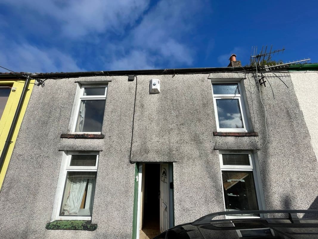 Two Bedroom Mid-Terraced Property in Need of Refurbishment