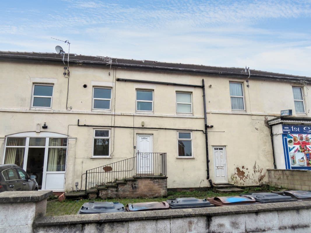 Vacant One-Bed Flat Offering Exceptional Rental Yields Post-Refurbishment