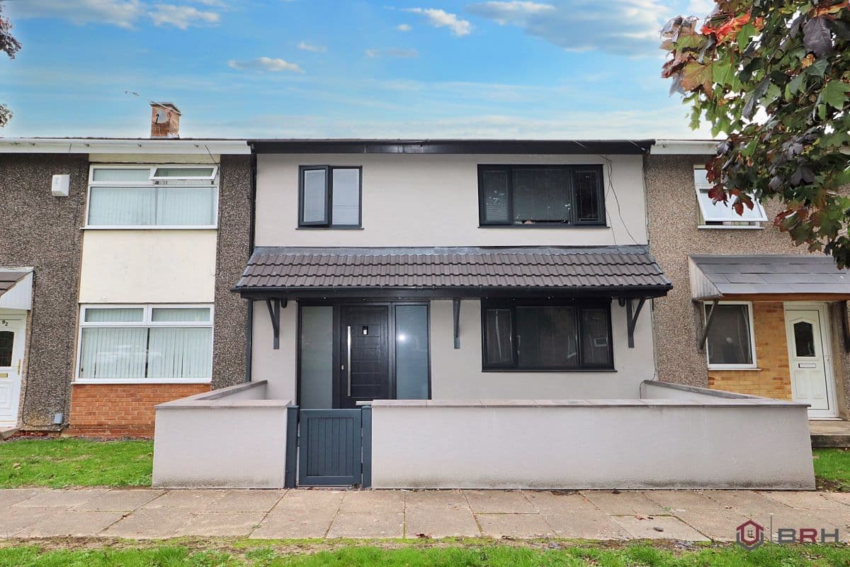 Three Bedroom Terraced House in Warmsworth