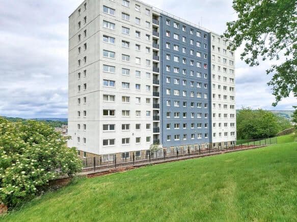 Vacant One-Bedroom Flat in Good Condition