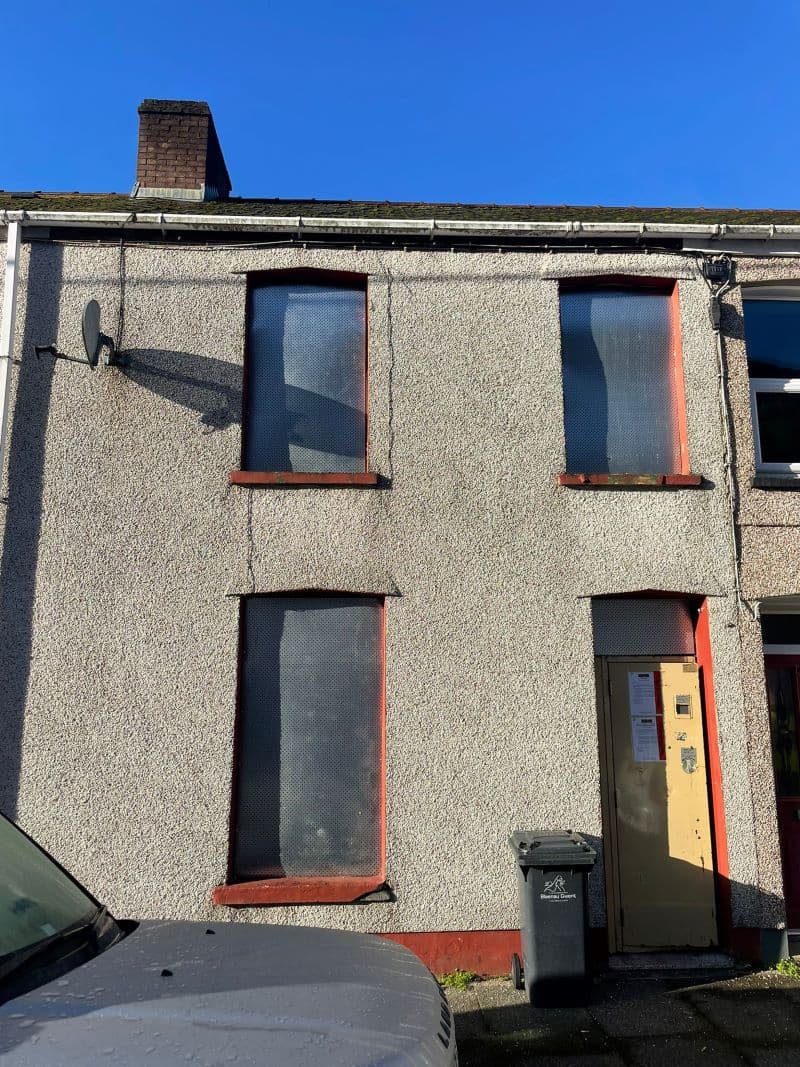Two Bedroom Mid Terrace Property