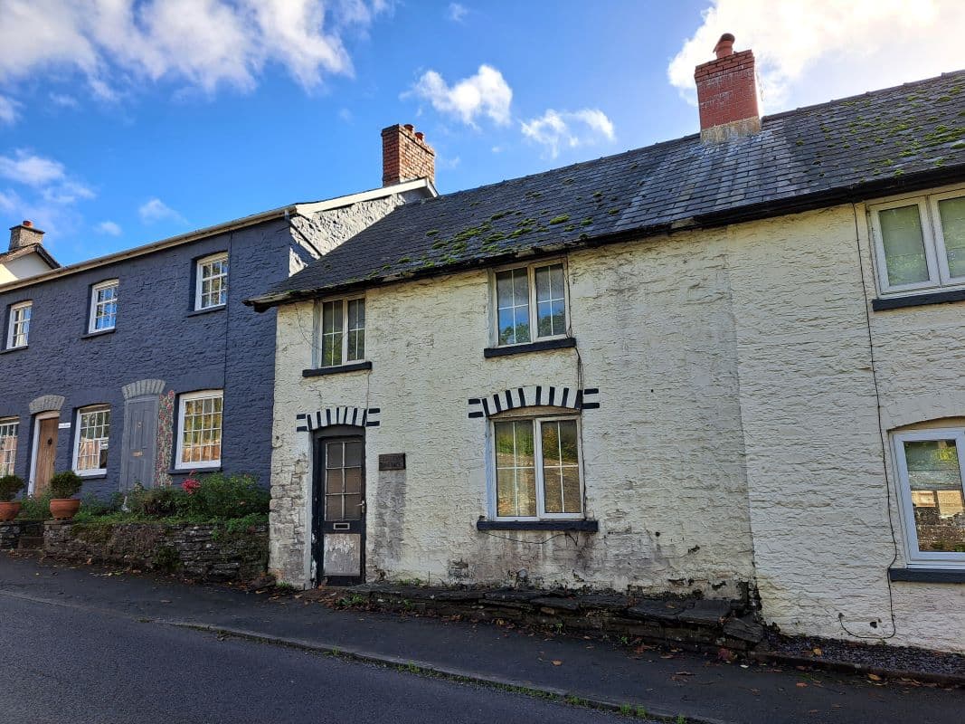 End of Terrace Cottage Requiring Modernisation