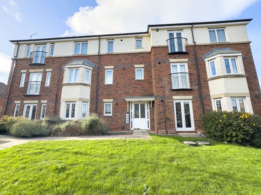 Two Bedroom Apartment with Parking