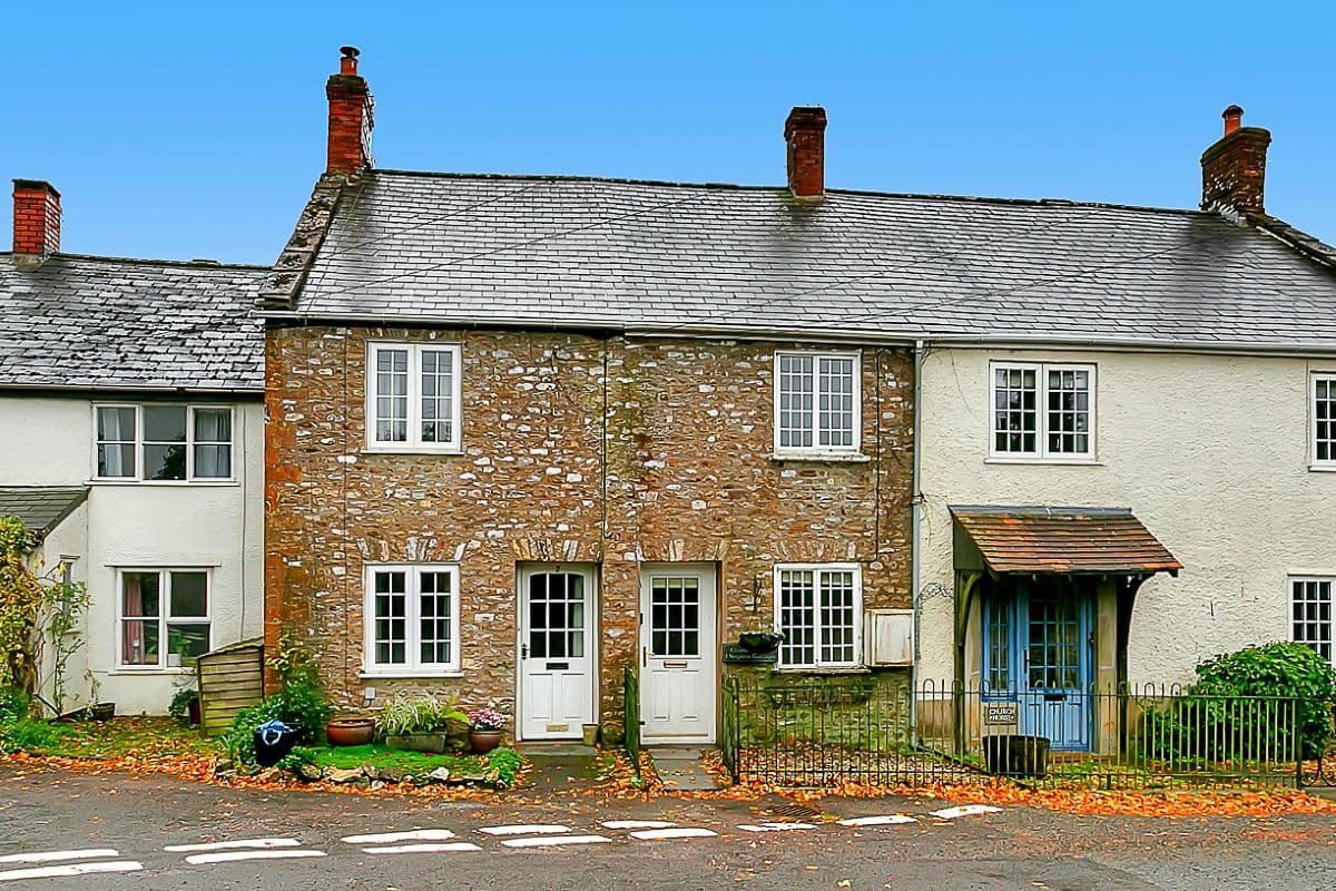Two Bedroom Mid-Terrace Property