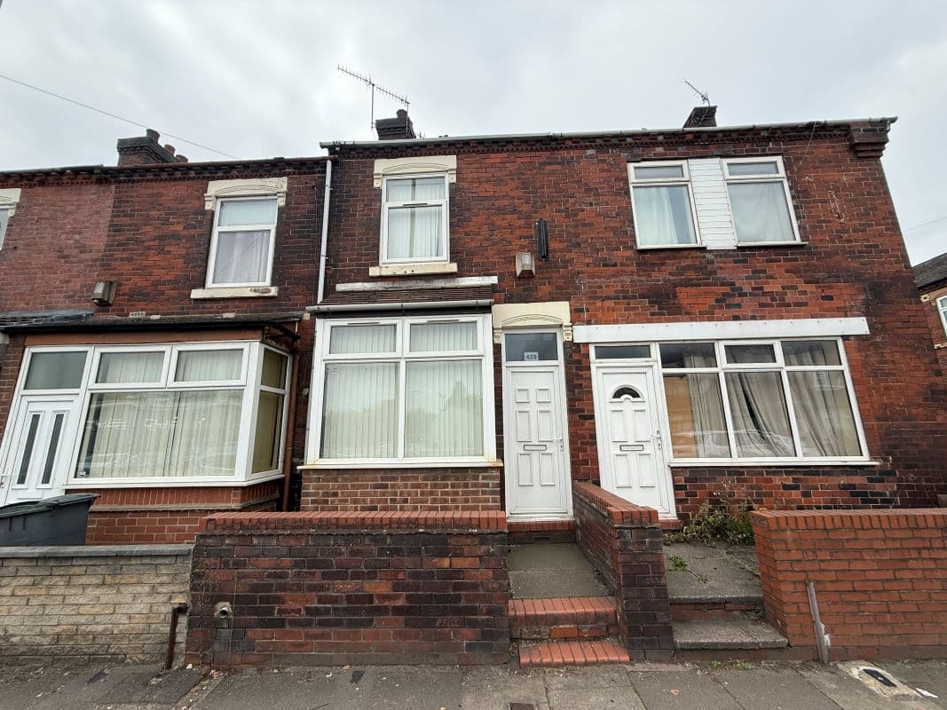 4 BED HMO Generating £1,100 PCM for Sale by Auction