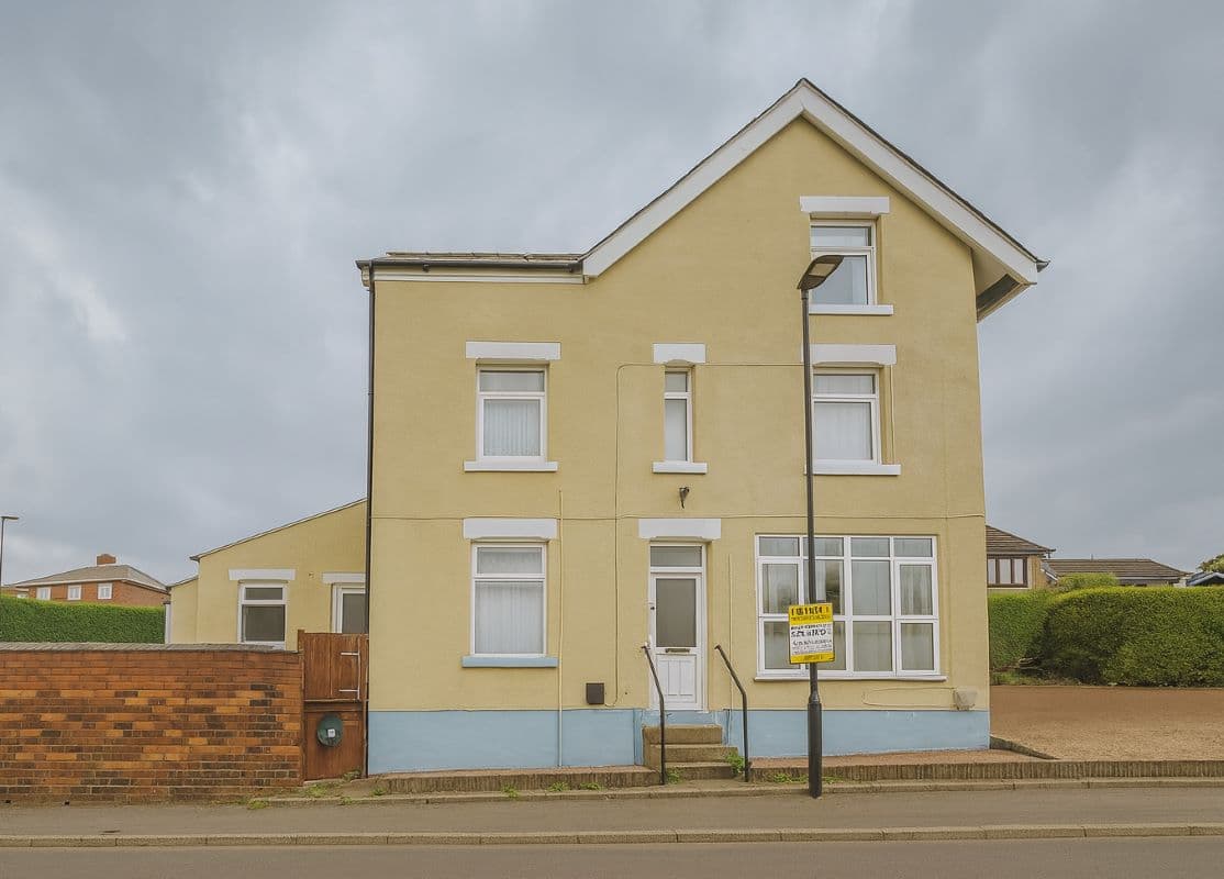 Three Bed HMO and One Bed Apartment. Fully Let and Achieving £22,359.56 Per Annum