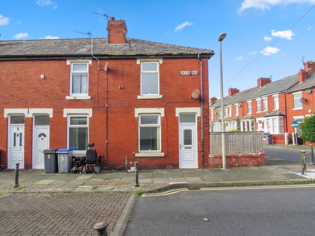 Vacant Two-Bedroom End-Terraced House