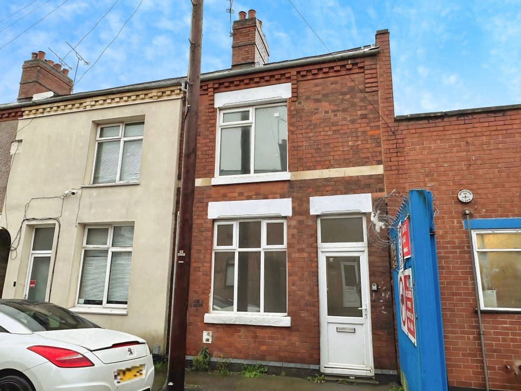3 Bedroom Mid Terraced Property