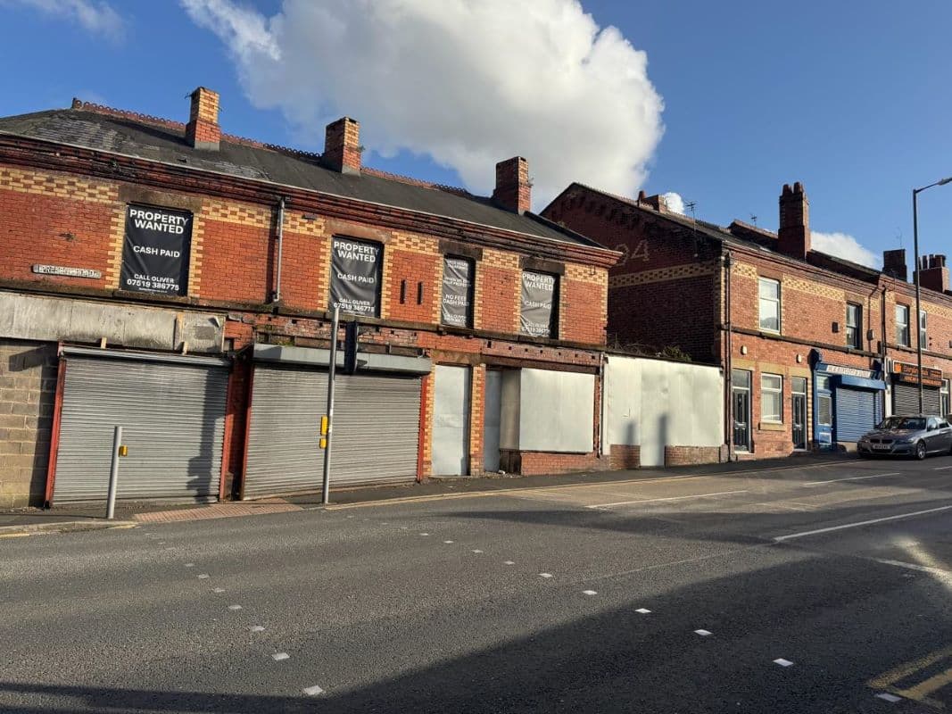 Ground Floor Commercial Lock Up Shop Unit