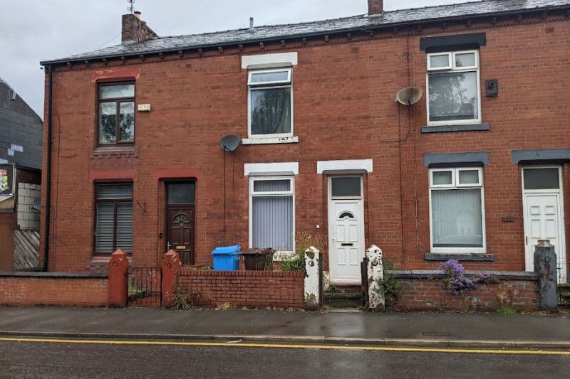 2 bed Terraced House For Auction