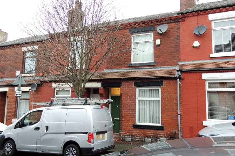 2 bed Terraced House For Auction
