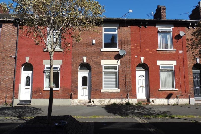 2 bed Terraced House For Auction