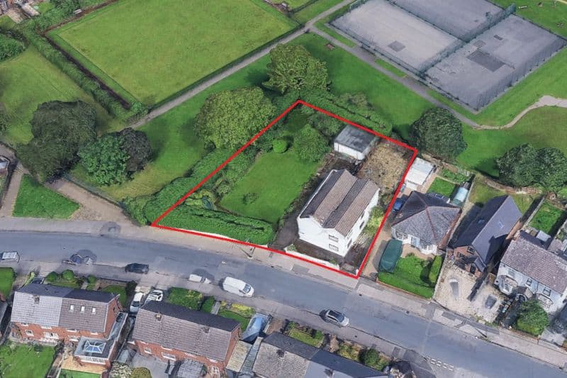 5 bed Detached House For Auction