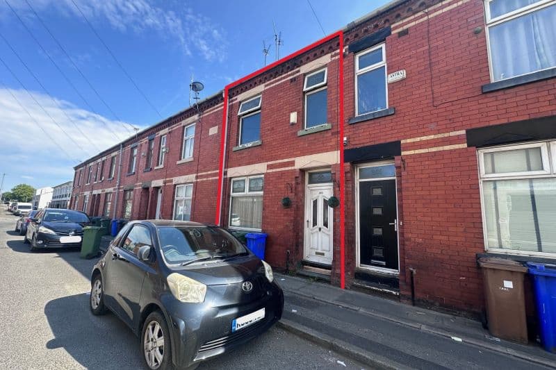 3 bed Terraced House For Auction
