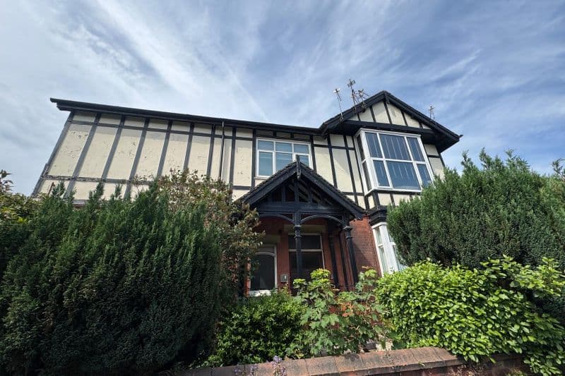 2 bed Apartment For Auction