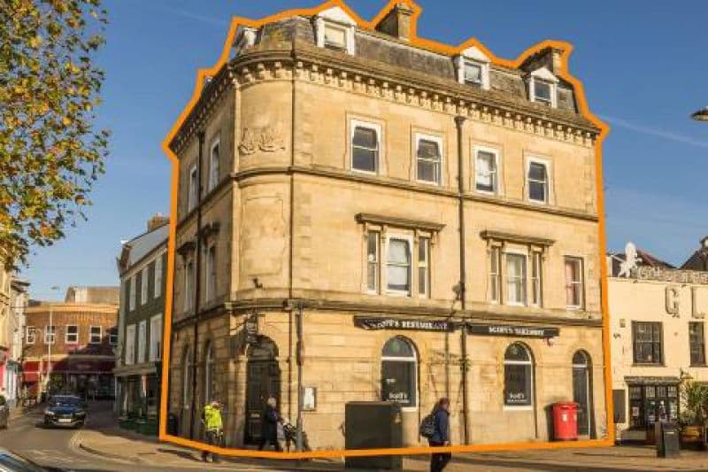 8 bed Mixed Use Commercial For Auction