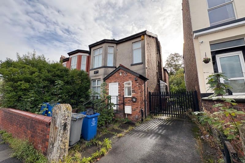 5 bed Semi-Detached House For Auction