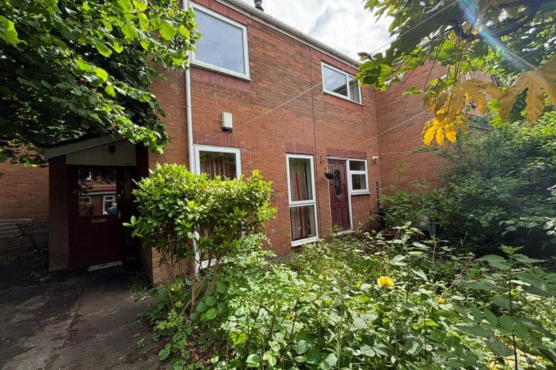 2 bed Semi-Detached House For Auction