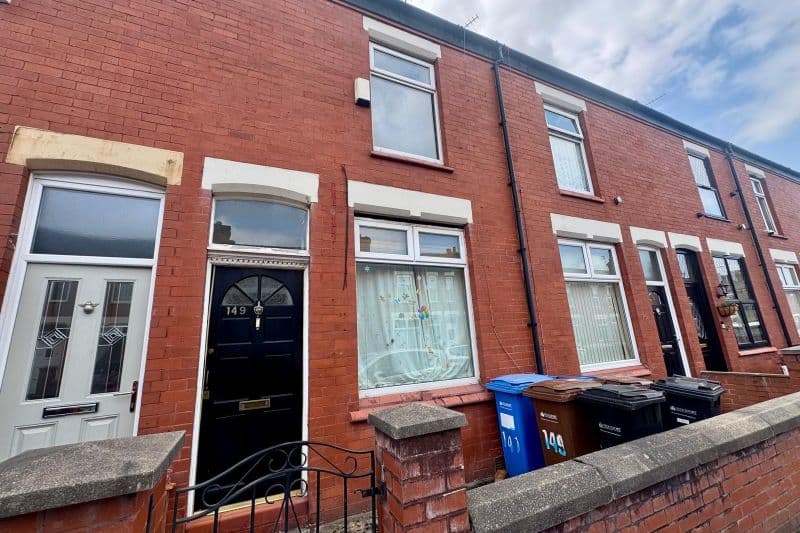 2 bed Terraced House For Auction