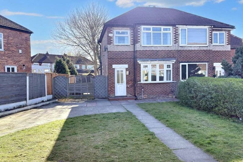 3 bed Semi-Detached House For Auction