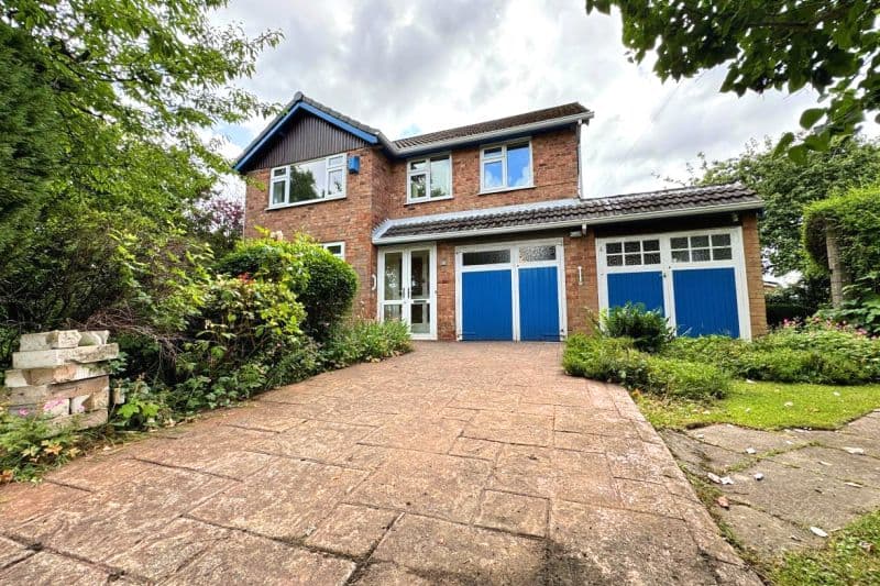 4 bed Detached House For Auction