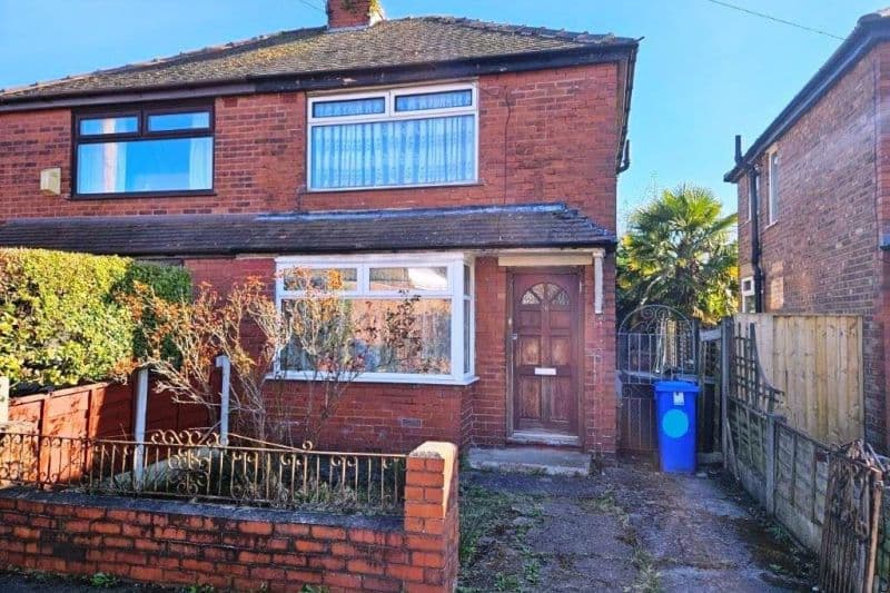 2 bed Semi-Detached House For Auction